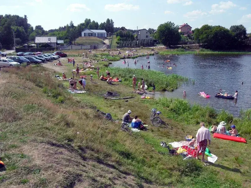 Zdjęcie Jezioro Osowskie: Odkryj piękno natury i najlepsze atrakcje w okolicy