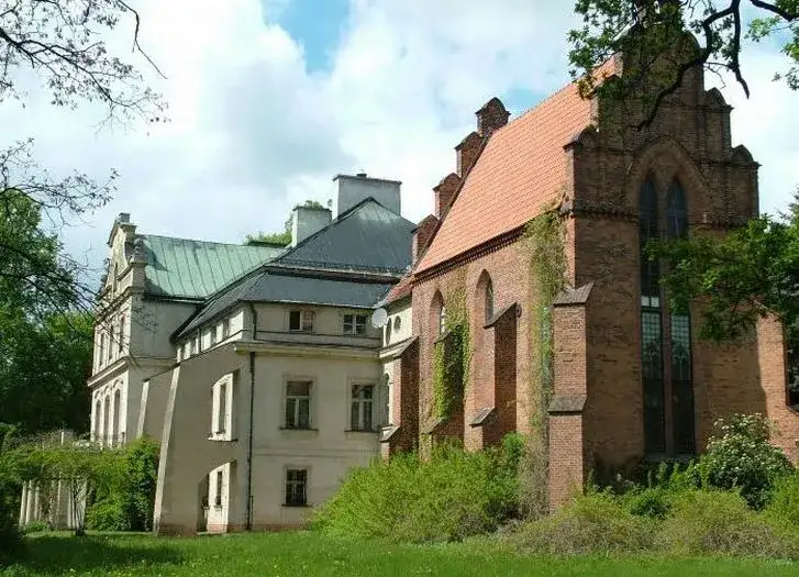 Zdjęcie Pałac w Turwi: opowieść o zabytkowej architekturze