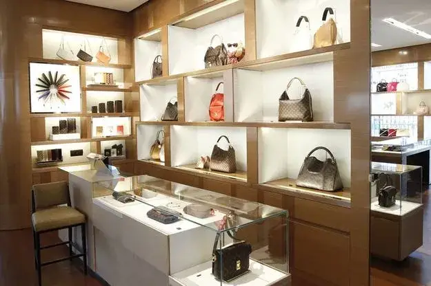 Louis Vuitton butik Warszawa wnętrze