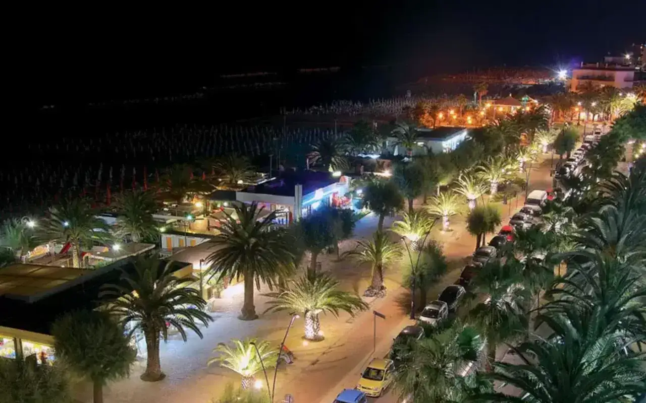 San Benedetto del Tronto lungomare sera