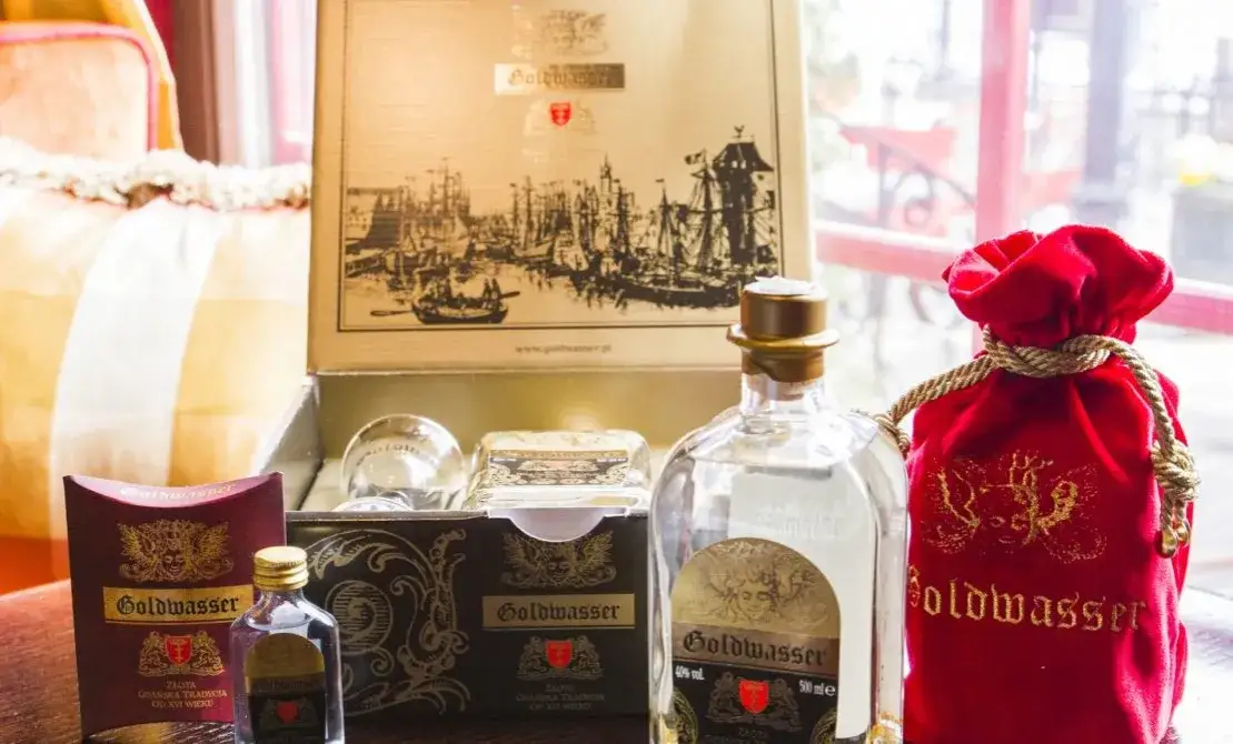 Zdjęcie Goldwasser drink – odkryj wyjątkowy smak likieru z płatkami złota