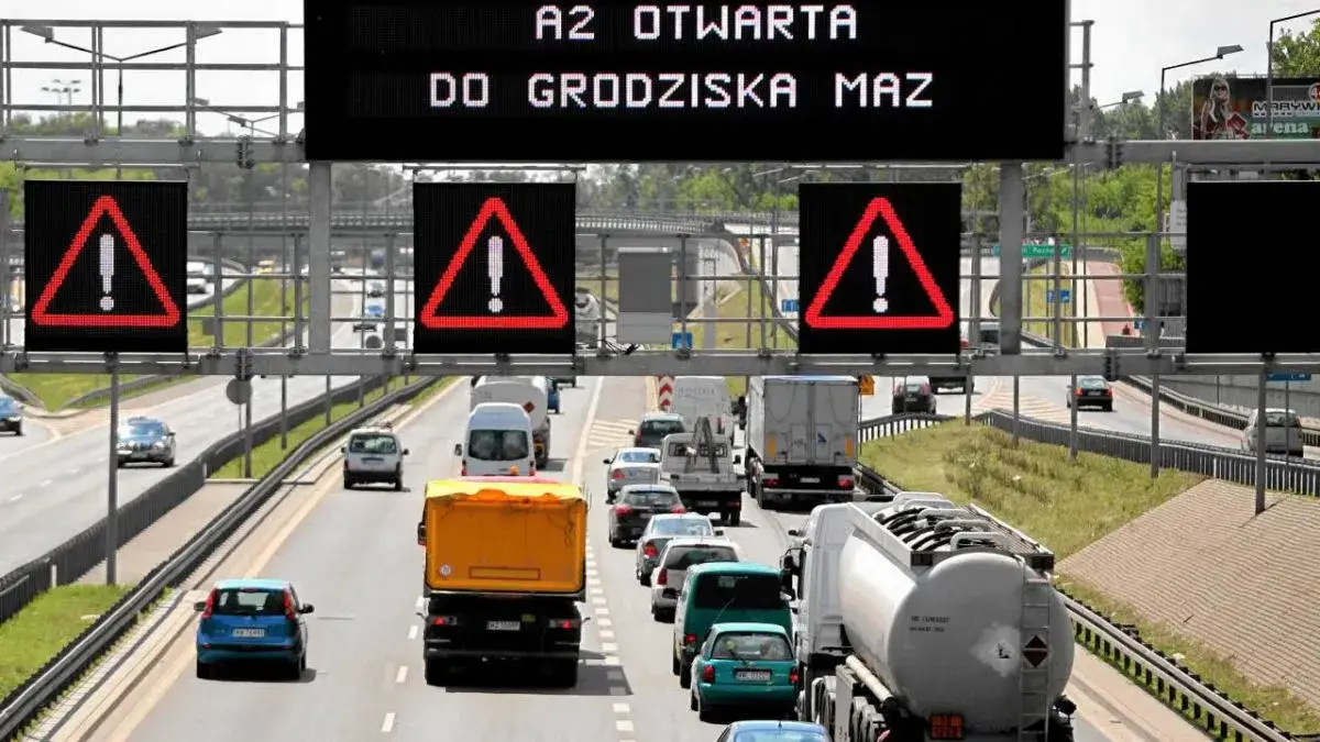 Zdjęcie Jak wjechać na autostradę A2 w Warszawie – uniknij korków i problemów