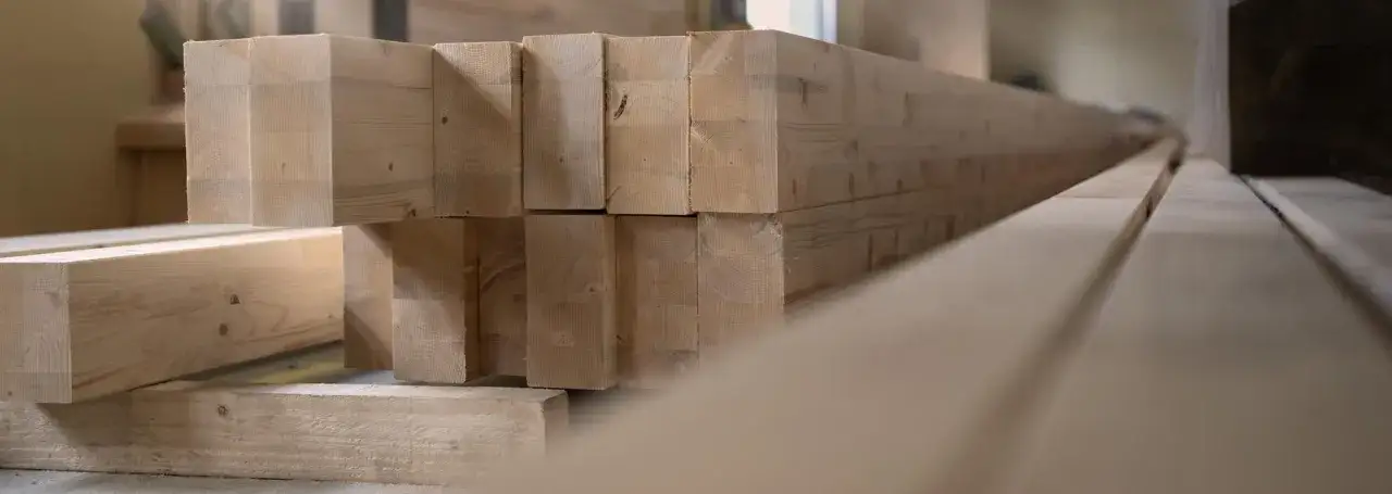 Zdjęcie Ile kosztuje kubik drewna konstrukcyjnego? Ceny, które zaskakują