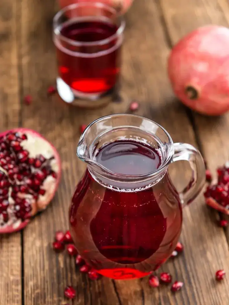 Zdjęcie Jak łatwo zrobić sok z granatu w wyciskarce – prosty przepis i porady