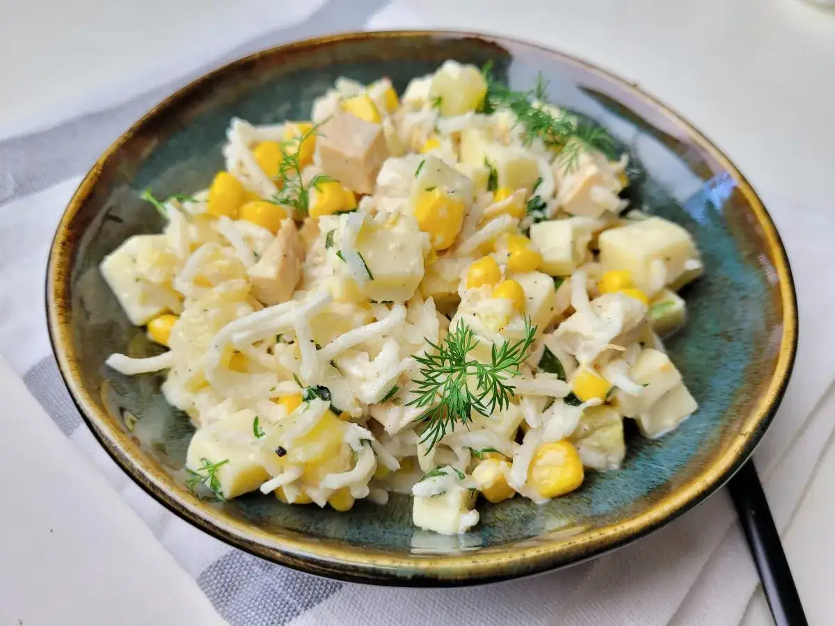 Zdjęcie Prosta sałatka z selera ze słoika, która zachwyci Twoich gości