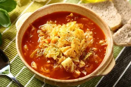 Zdjęcie Przepisy na pyszne dania z kapusty włoskiej – zdrowe i łatwe w przygotowaniu