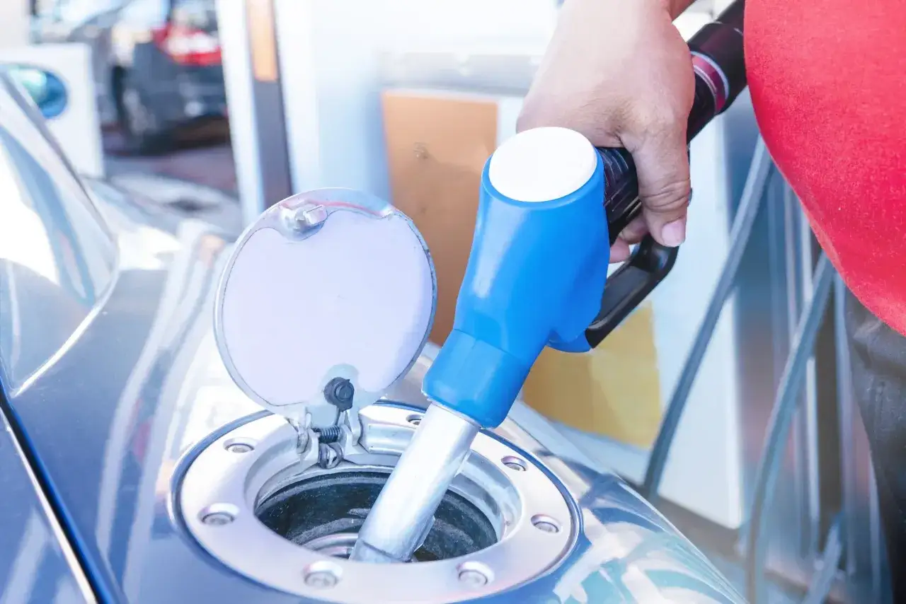 Zdjęcie Czy diesel pojedzie na benzynie? Prawda o silnikach i paliwie