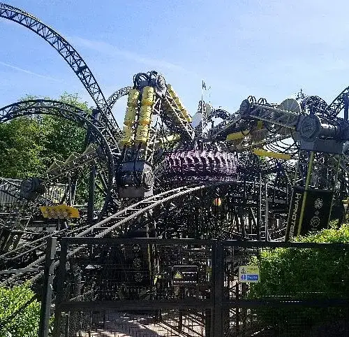 Zdjęcie Parques de atracciones Londres: ¿Adrenalina o diversión familiar?