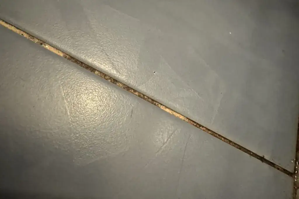 Zdjęcie Jak usunąć brud budowlany z gresu? Skuteczne metody i środki