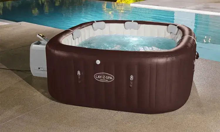 Zdjęcie Ile prądu pobiera jacuzzi ogrodowe? Koszty i zużycie energii ujawnione
