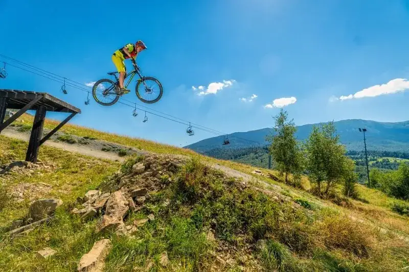 Zdjęcie Trasy rowerowe na Mosornym Groniu: trudności, długość i najlepsze widoki