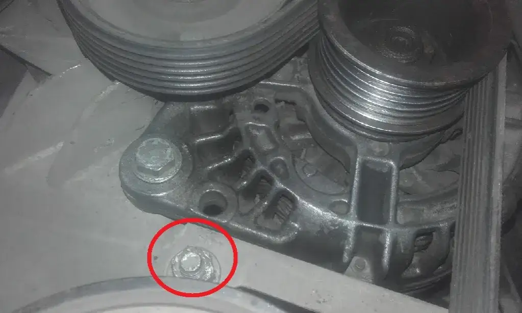 Zdjęcie Jak wyjąć alternator VW Golf 4 - uniknij kosztownych błędów w naprawie