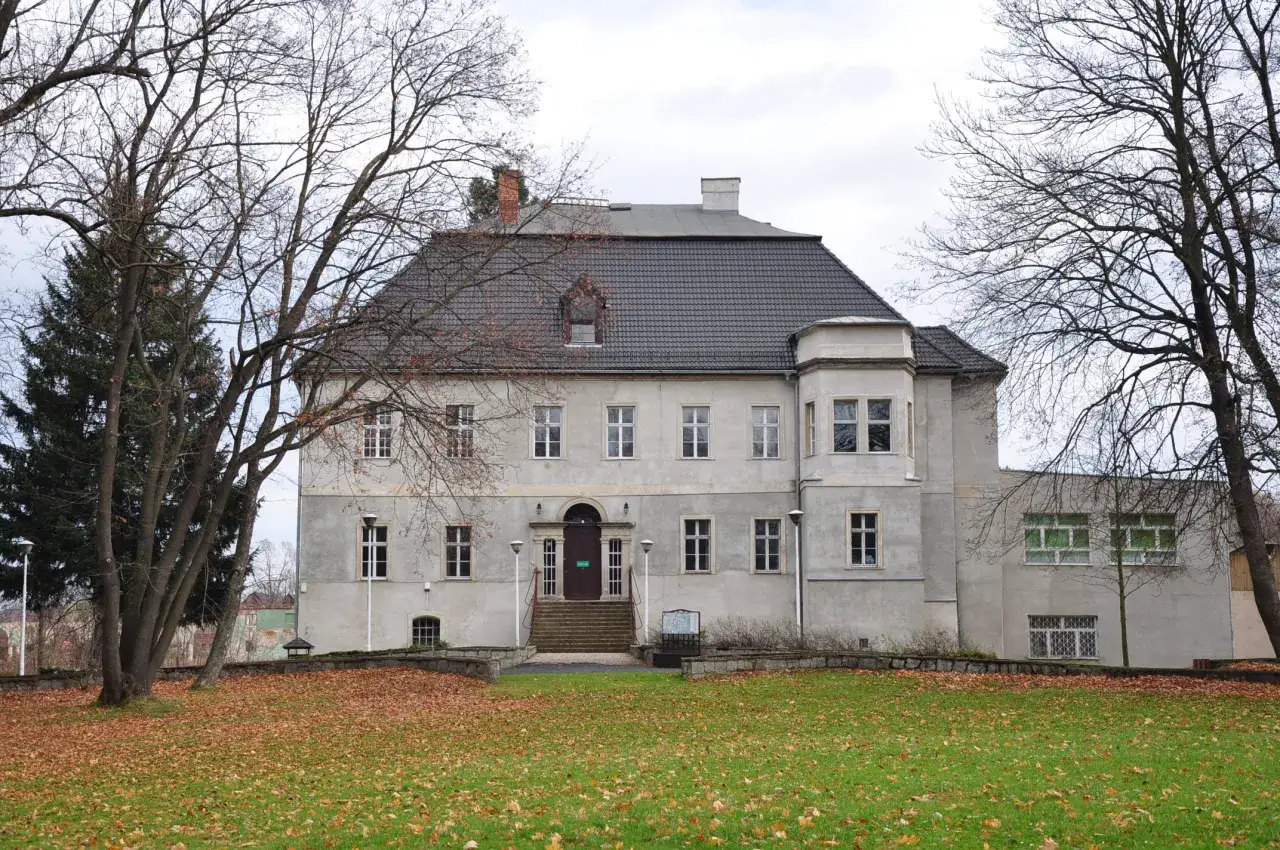 Zdjęcie Pałac w Bukowcu: Historia, architektura i tajemnice tego miejsca