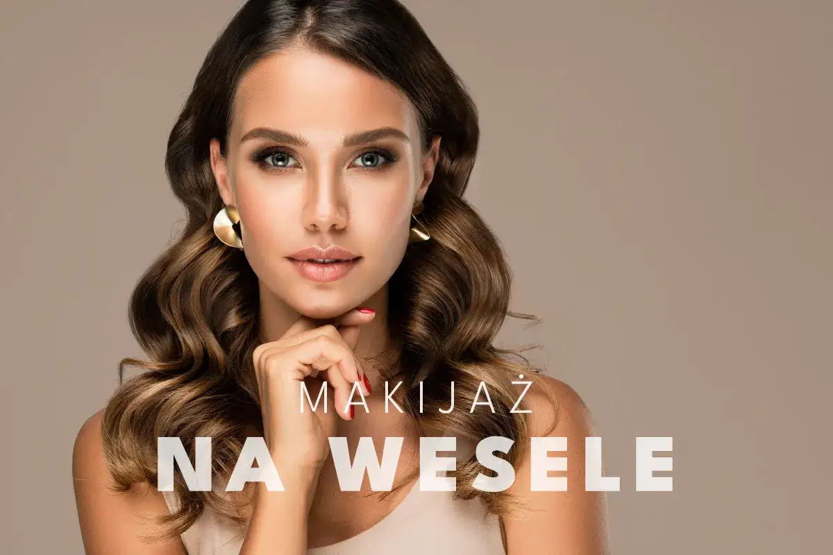 Elegancki makijaż na wesele. Modelka z falowanymi włosami i złotymi kolczykami prezentuje subtelny, wieczorowy look.