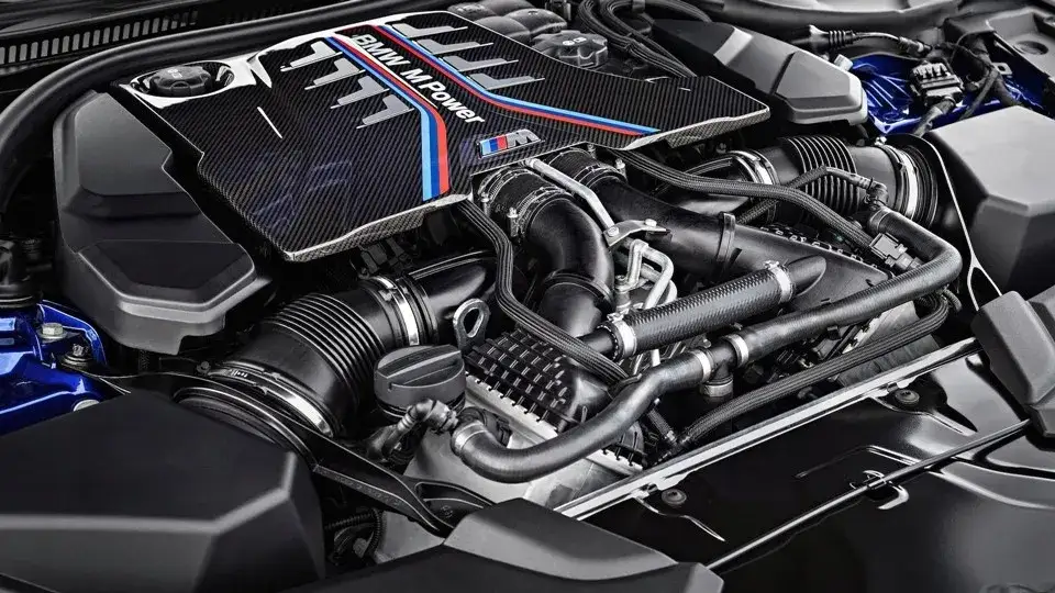 BMW M8 Competition silnik 4.4 V8