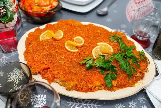 ryba po grecku w szczelnym pojemniku w lodówce