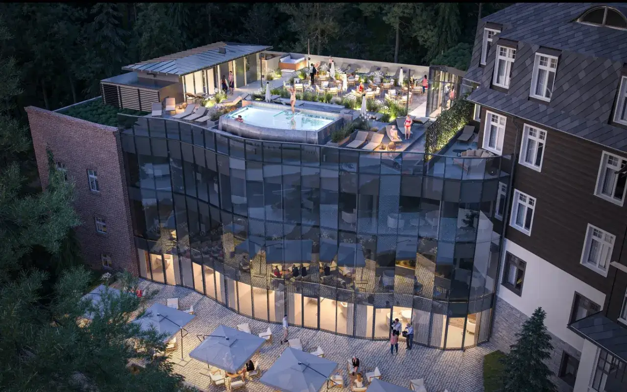 Nowoczesny hotel Sanssouci Karpacz, kiedy otwarcie? Relaks na dachu z basenem i widokiem na las.