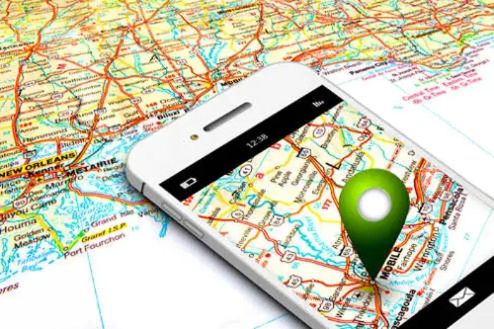 telefon w roamingu, mapa świata, podróżowanie z telefonem
