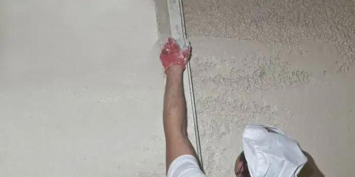 Zdjęcie Jaki tynk do łazienki pod płytki? Wybierz najlepszy rodzaj