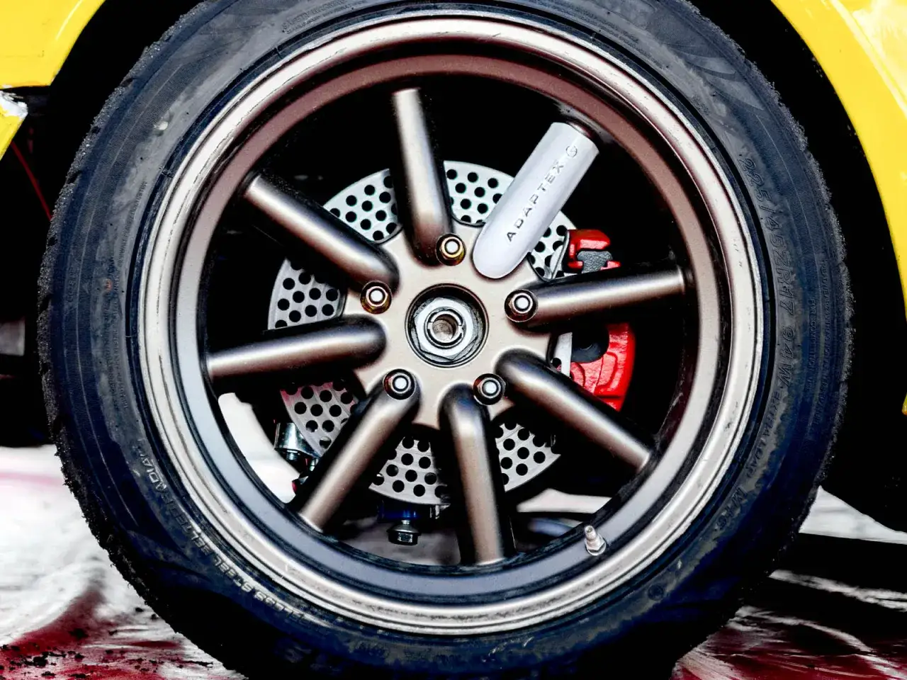 Zdjęcie Jak zmienić rozstaw śrub w feldze i uniknąć problemów z montażem