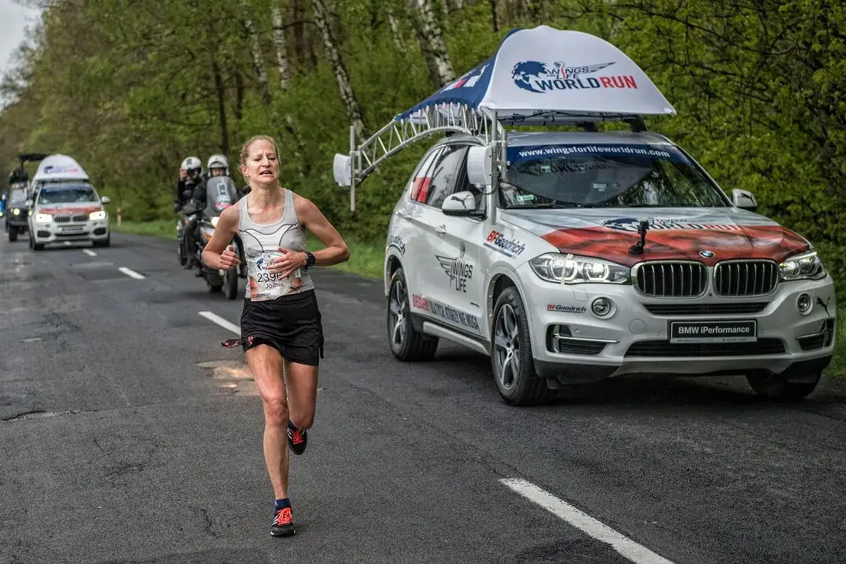 Wings for Life World Run catcher car biegacze