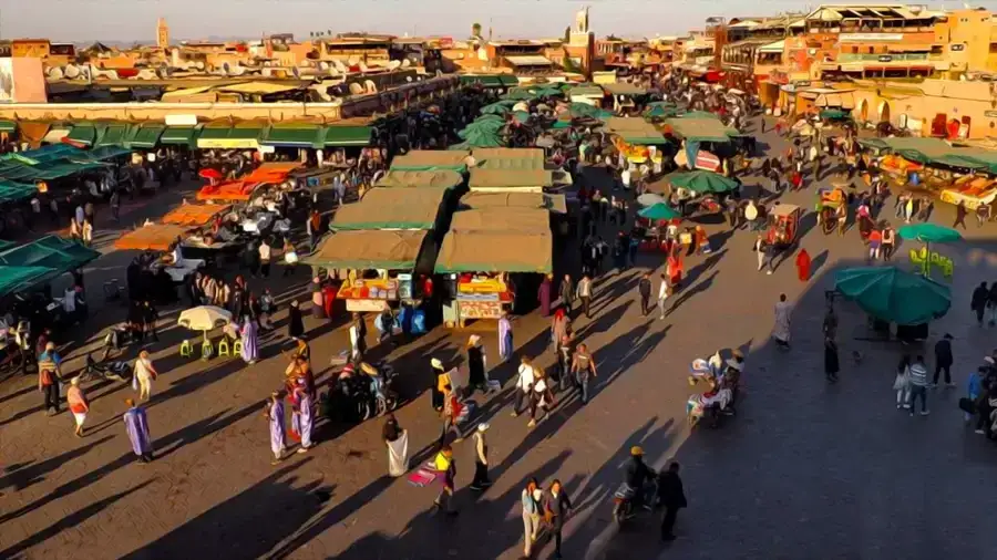 Maroko targowisko medyna tłum