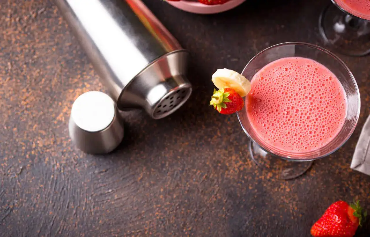 Drinki z wódką i sokiem bananowym