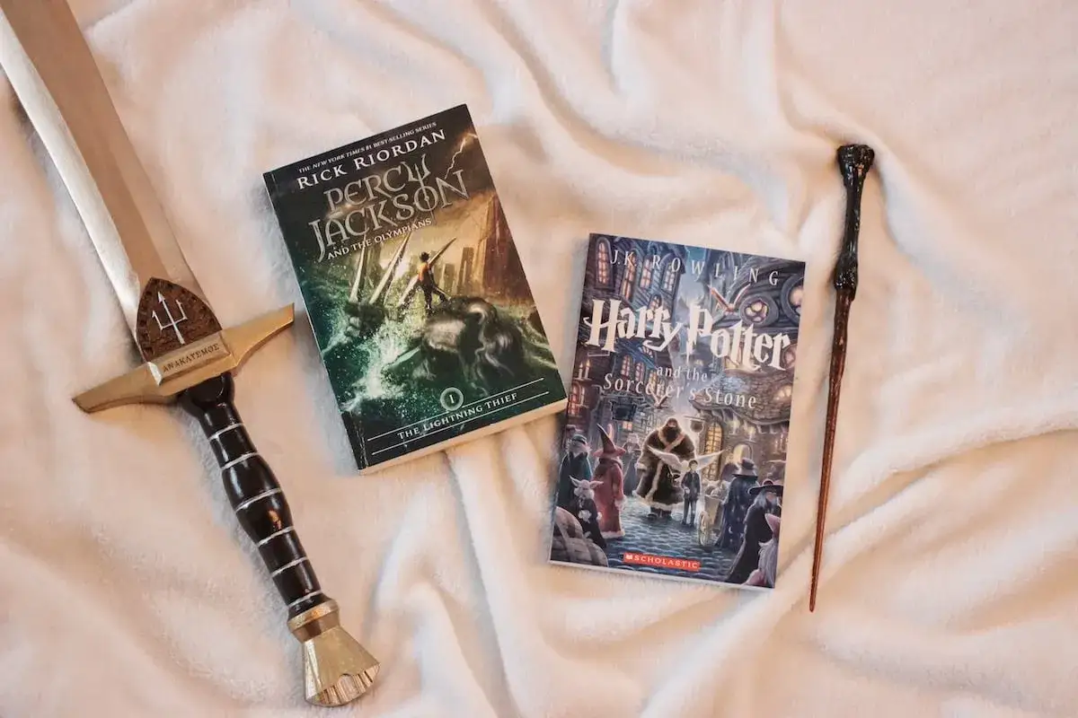 Percy Jackson Harry Potter por&oacute;wnanie książek