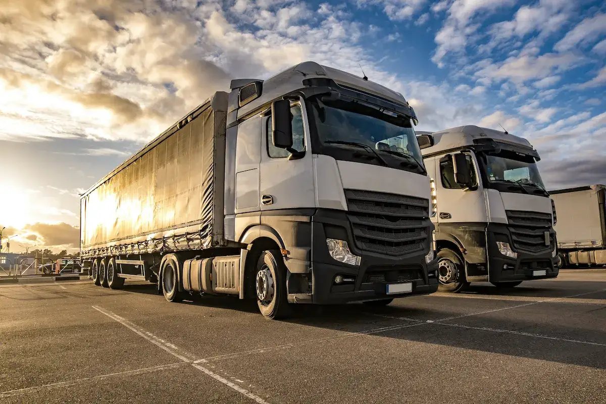 Uszkodzona przesyłka w transporcie, odpowiedzialność spedytora