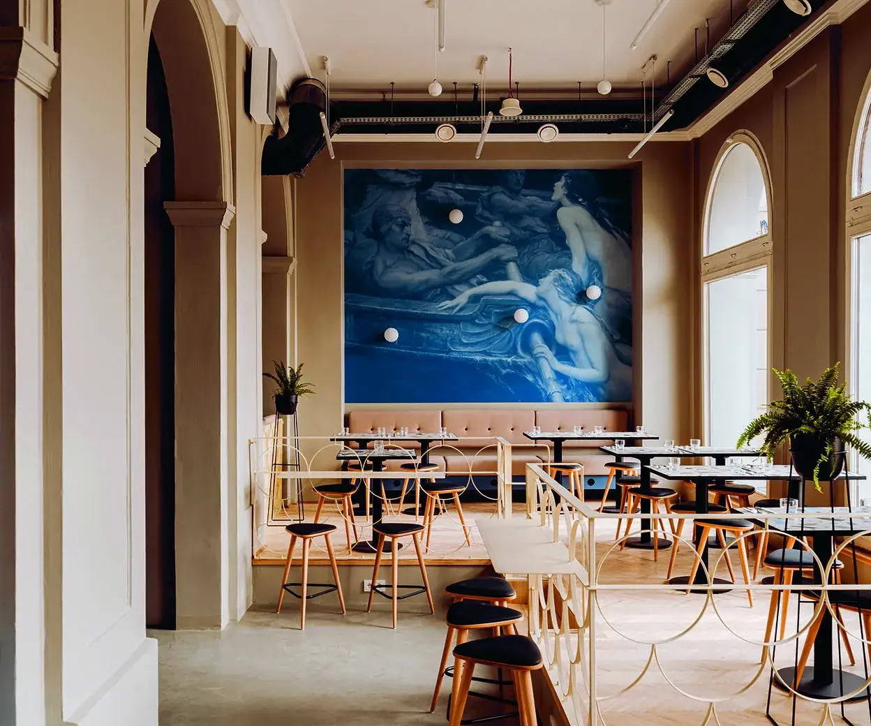 Warszawa restauracje r&oacute;żnorodność kulinarna