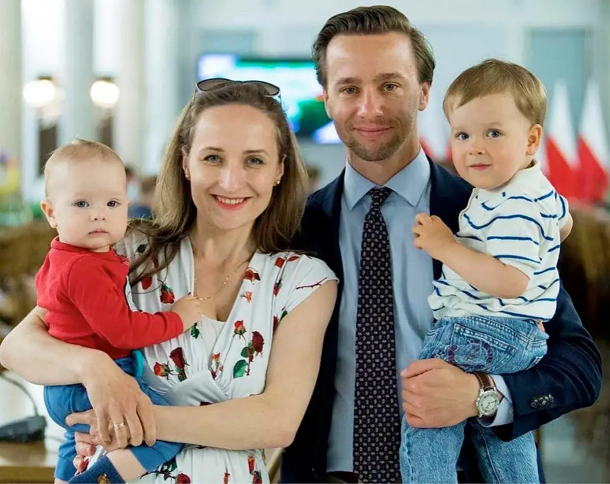 Krzysztof Bosak z rodziną zdjęcie