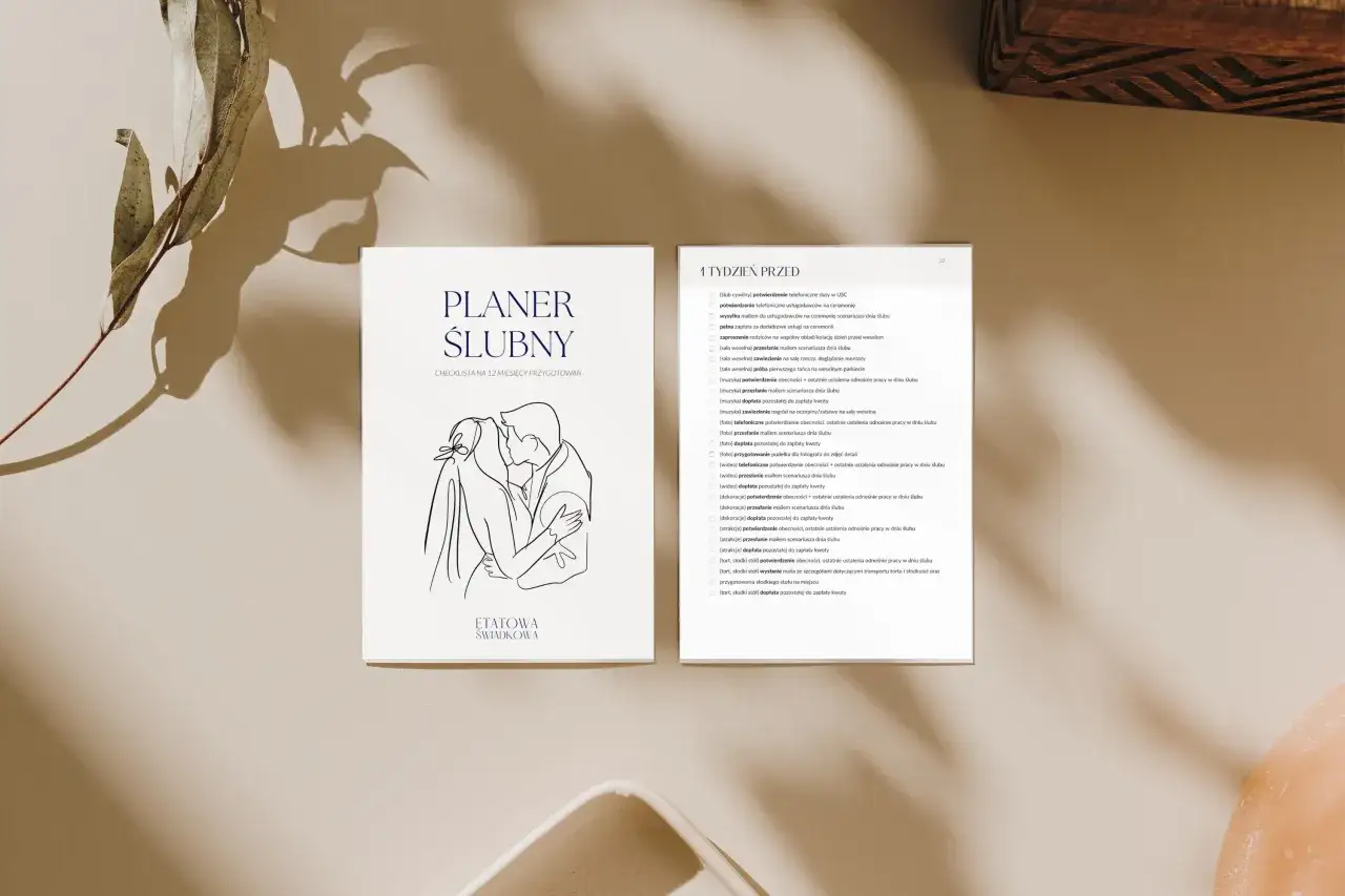 para młoda w kancelarii parafialnej, kalendarz ślubny