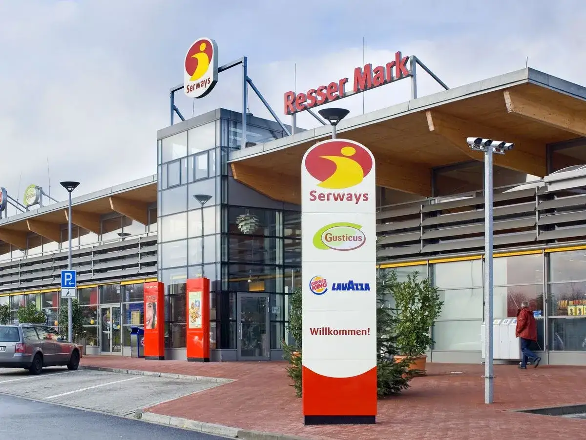 Tank und Rast Rastst&auml;tte Serways