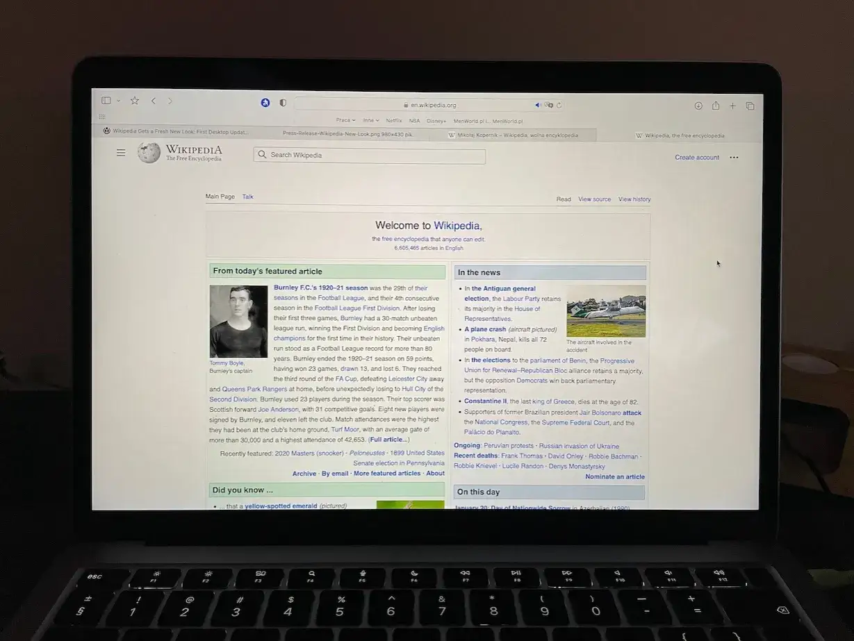 Pierwsza wersja Wikipedii wygląd 2001