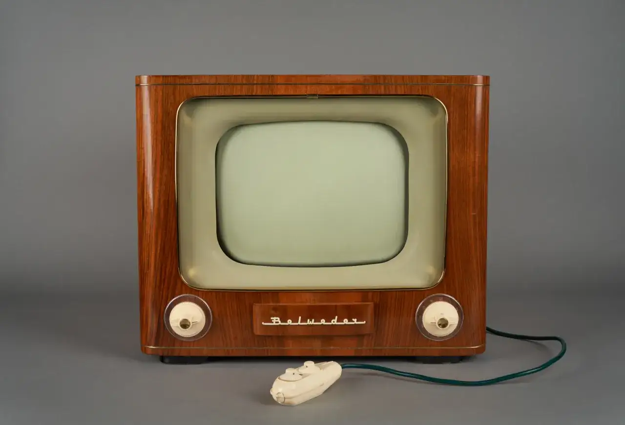 pierwszy polski telewizor Wisła Belweder