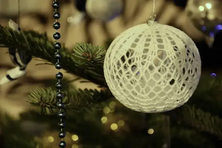 Zdjęcie Jak zrobić ozdoby choinkowe na szydełku krok po kroku - łatwe instrukcje