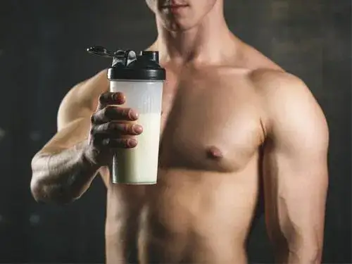 Zdjęcie Gainer przed czy po treningu? Odkryj najlepszy czas na suplementację