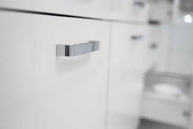 Zdjęcie Czym czyścić białe meble: 8 skutecznych metod i porad