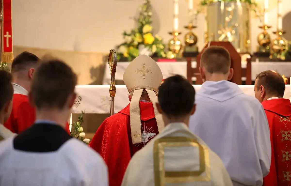 Zdjęcie Rodzic świadkiem bierzmowania? Sprawdź przepisy i zasady Kościoła