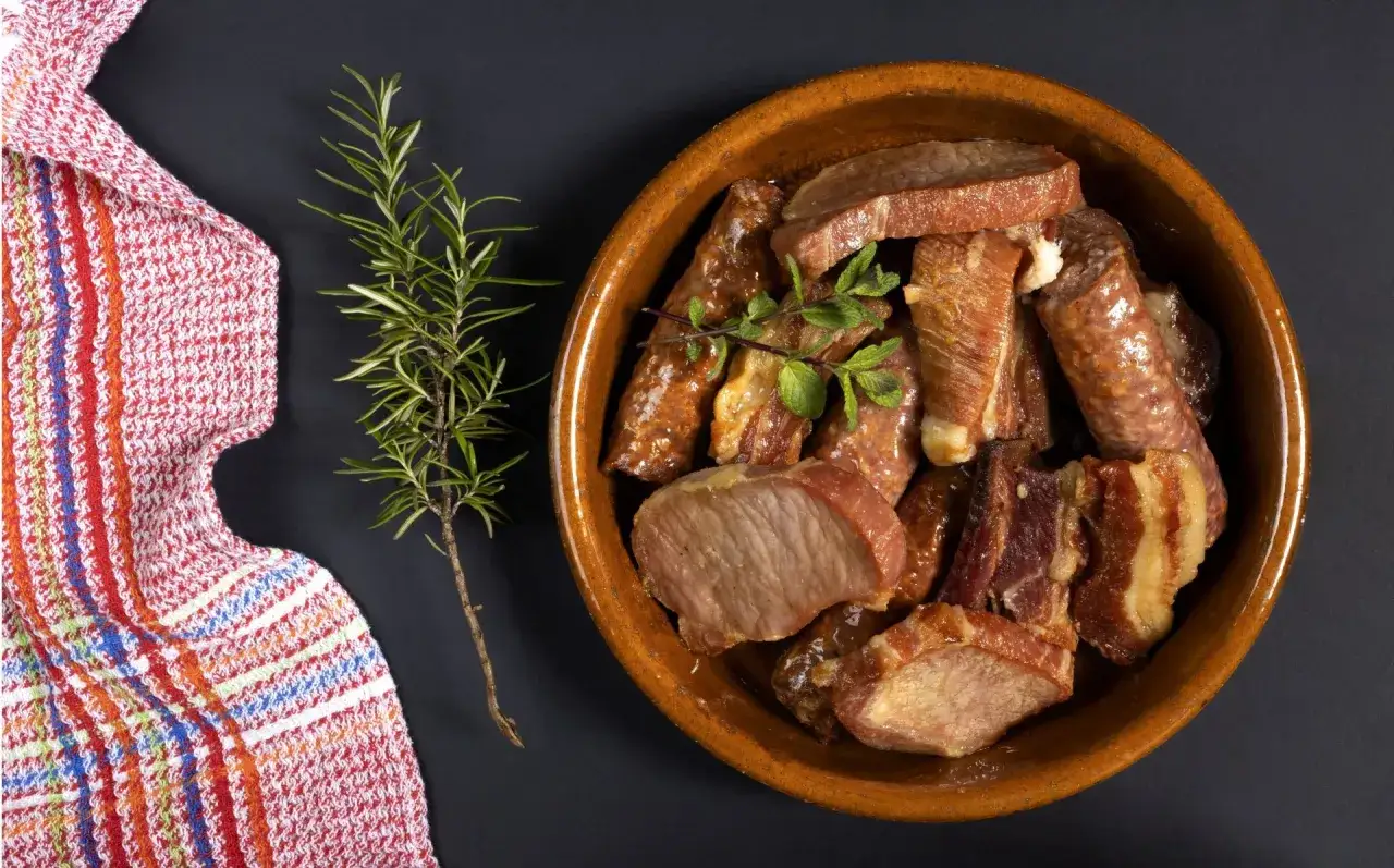 Zdjęcie Jak zrobić szynkę wieprzową na obiad, która zachwyci Twoich gości