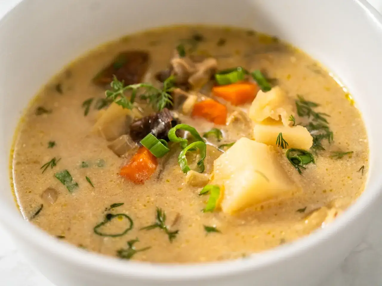 Zdjęcie Jak zrobić zupę grzybową z suszonych grzybów, która zachwyci smakiem