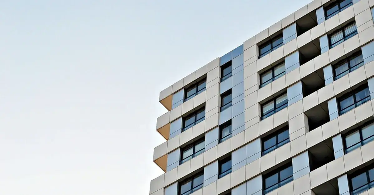 Zdjęcie Kto nie może być członkiem rady nadzorczej spółdzielni mieszkaniowej? Sprawdź ograniczenia.