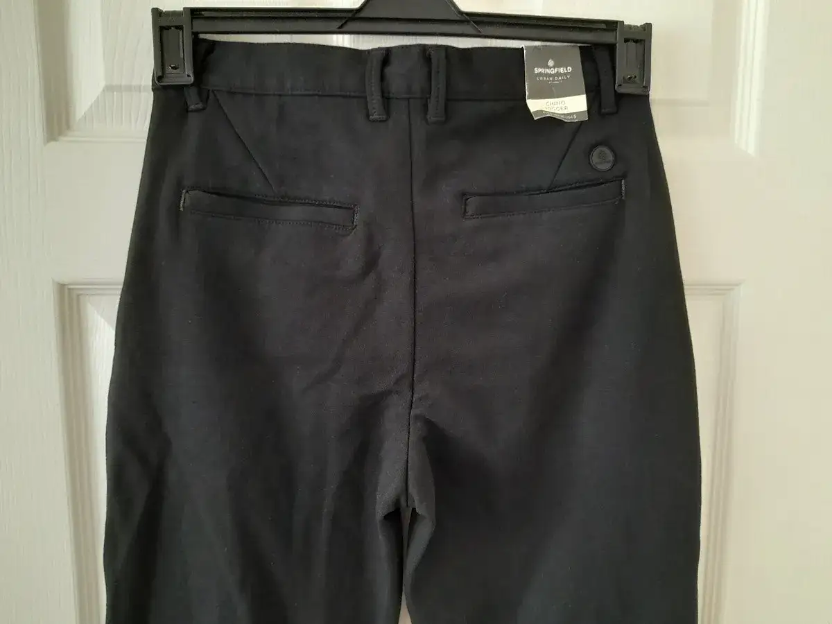 Zdjęcie Pantalones Springfield hombre: Gu&iacute;a definitiva de estilo y talla