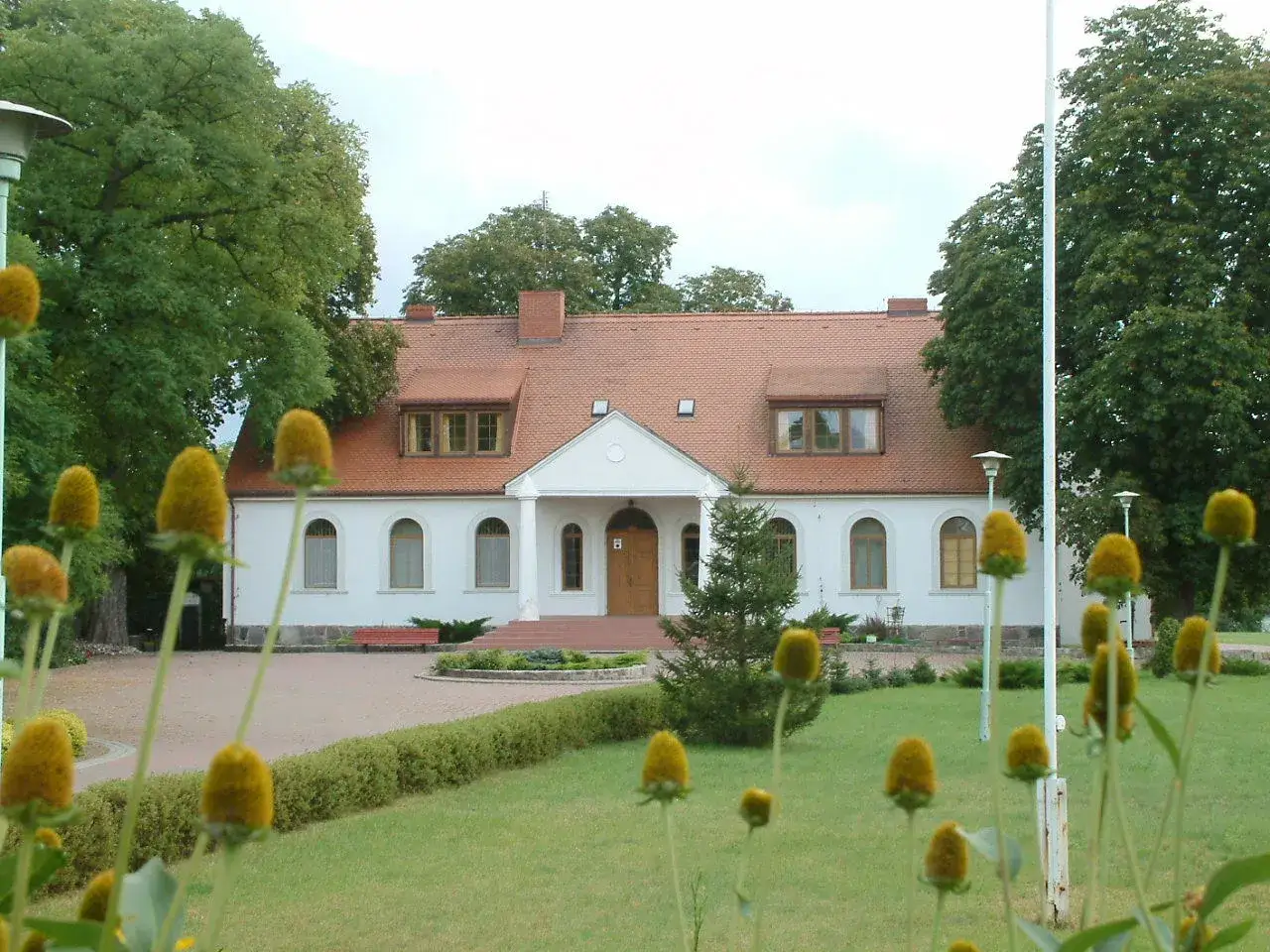 Dworek pod Kasztanami Recz widok z zewnątrz