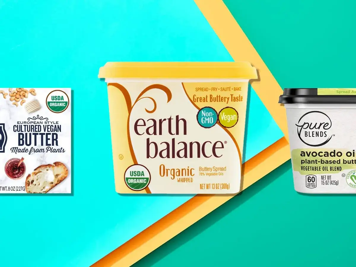 Trzy opakowania wegańskiego masła: 