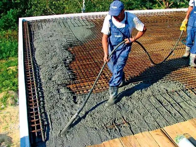 pielęgnacja świeżego betonu