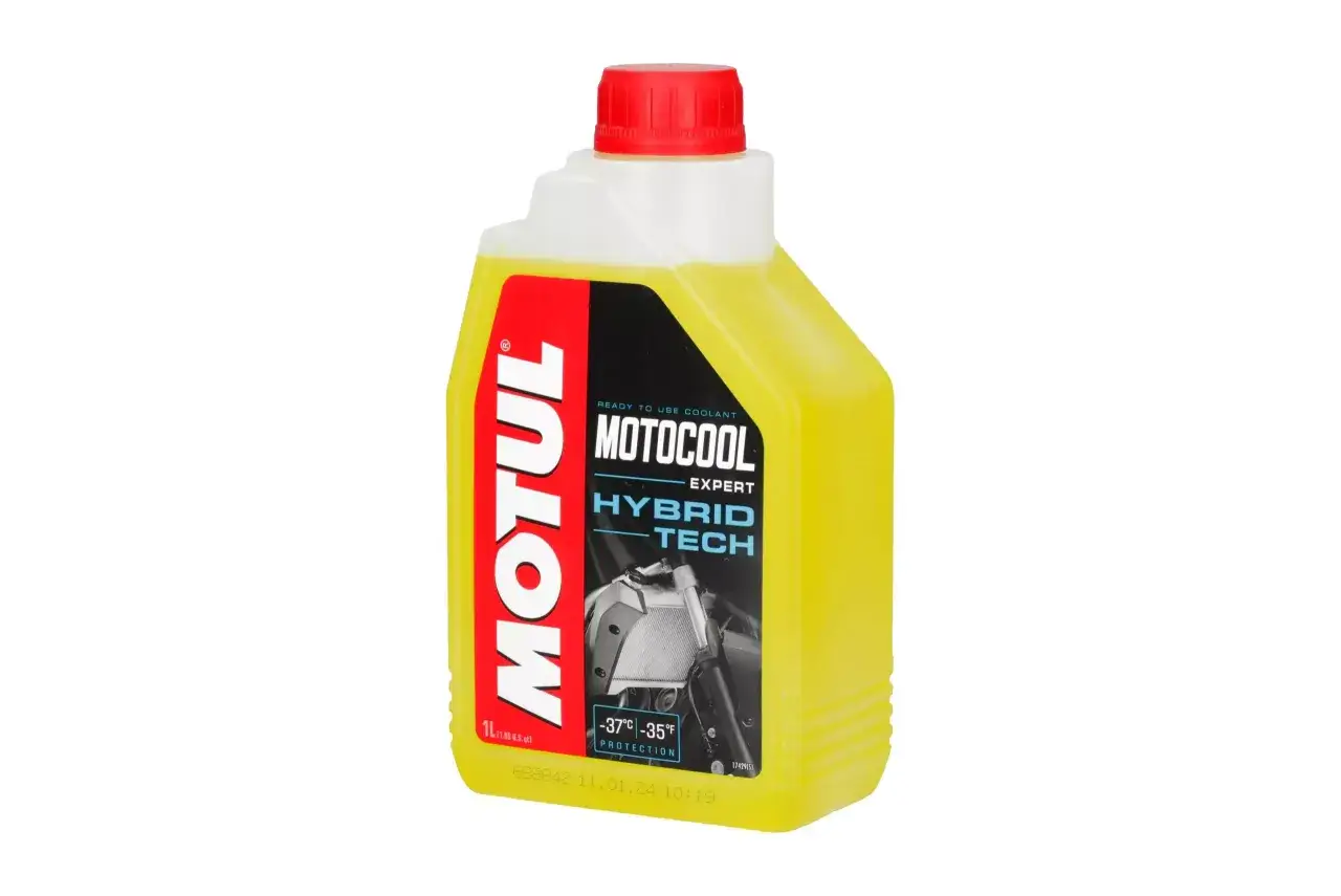 Por&oacute;wnanie płyn&oacute;w Motul Motocool Expert i Factory Line