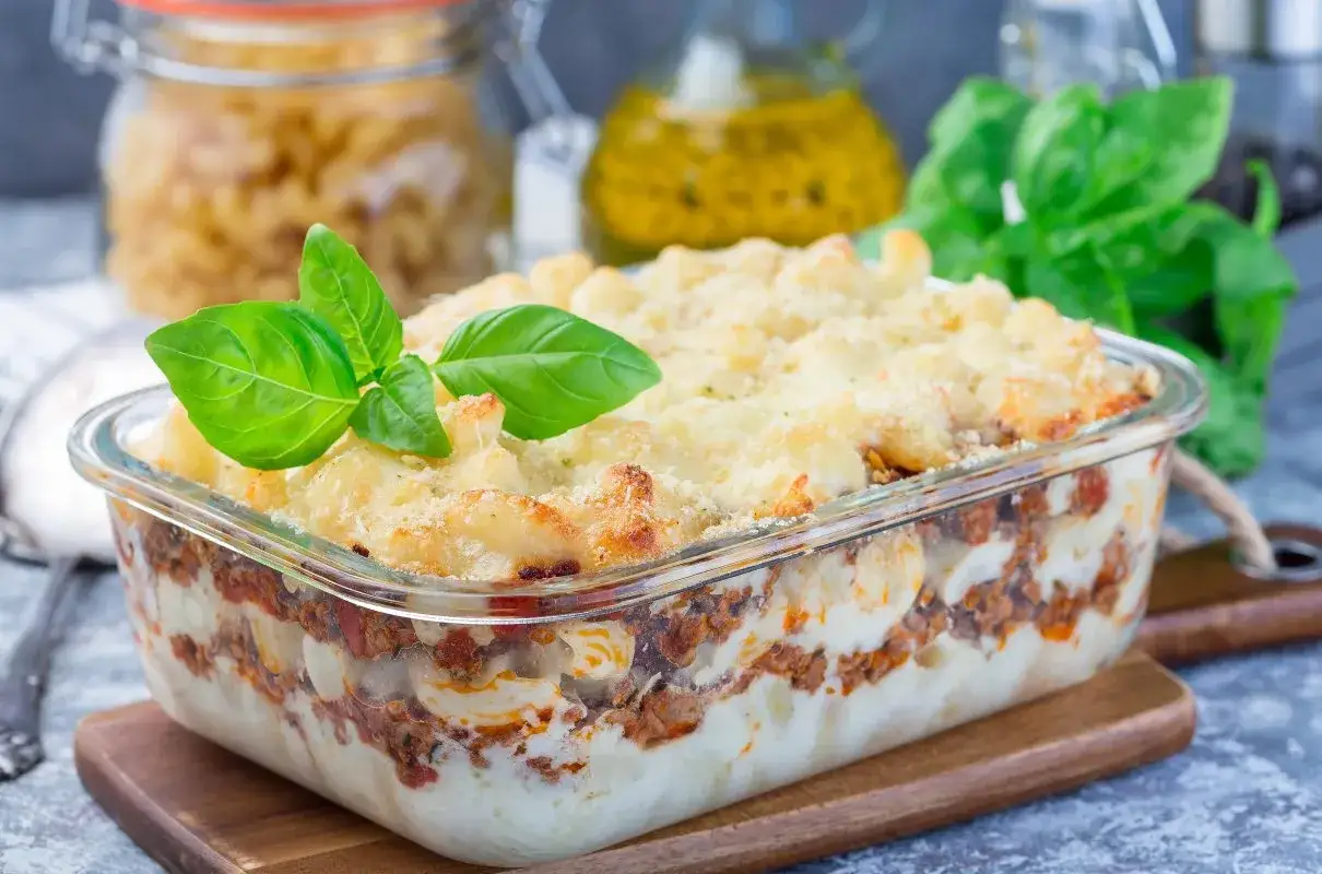 zapiekanka makaronowa z mięsem mielonym