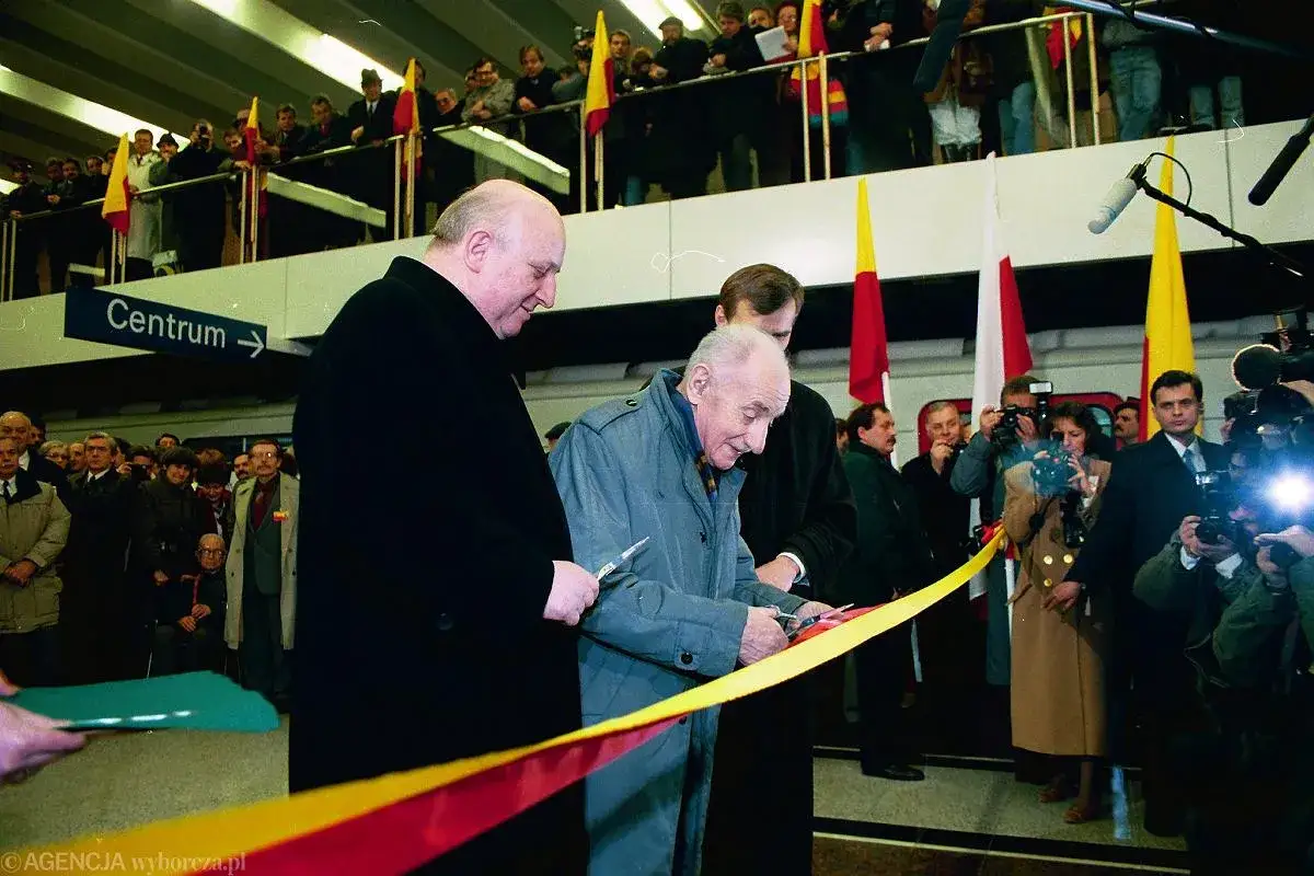 otwarcie metra warszawskiego 1995