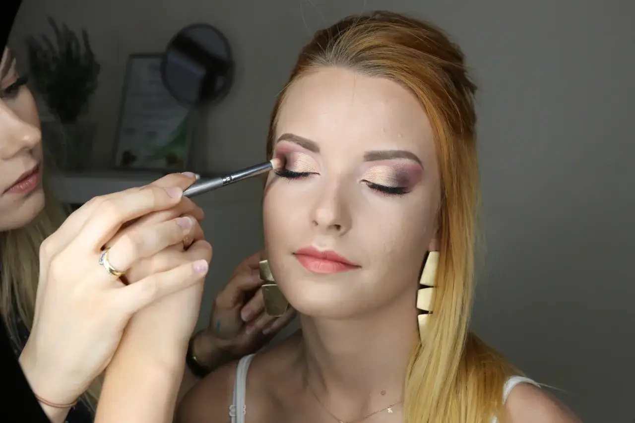 Zdjęcie Jak zostać modelką makijażu w Polsce? Praktyczny przewodnik krok po kroku